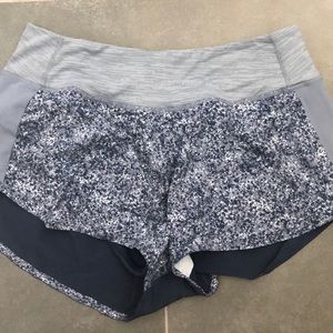 Outdoor Voices Tri-tone Hudson shorts (L)